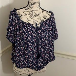 Floral short sleeve cropped top